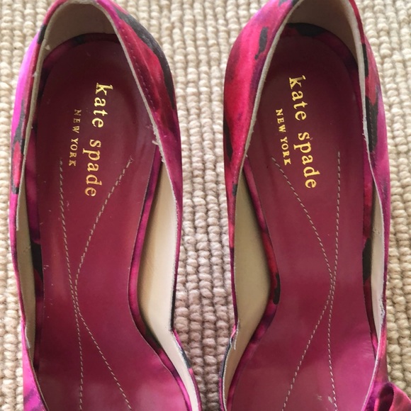 Kate Spade Rose Pumps 7.5 - Picture 2 of 4